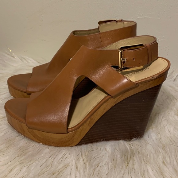 MICHAEL Michael Kors Shoes - Michael Kors tan brown wedges shoes size 8.5M